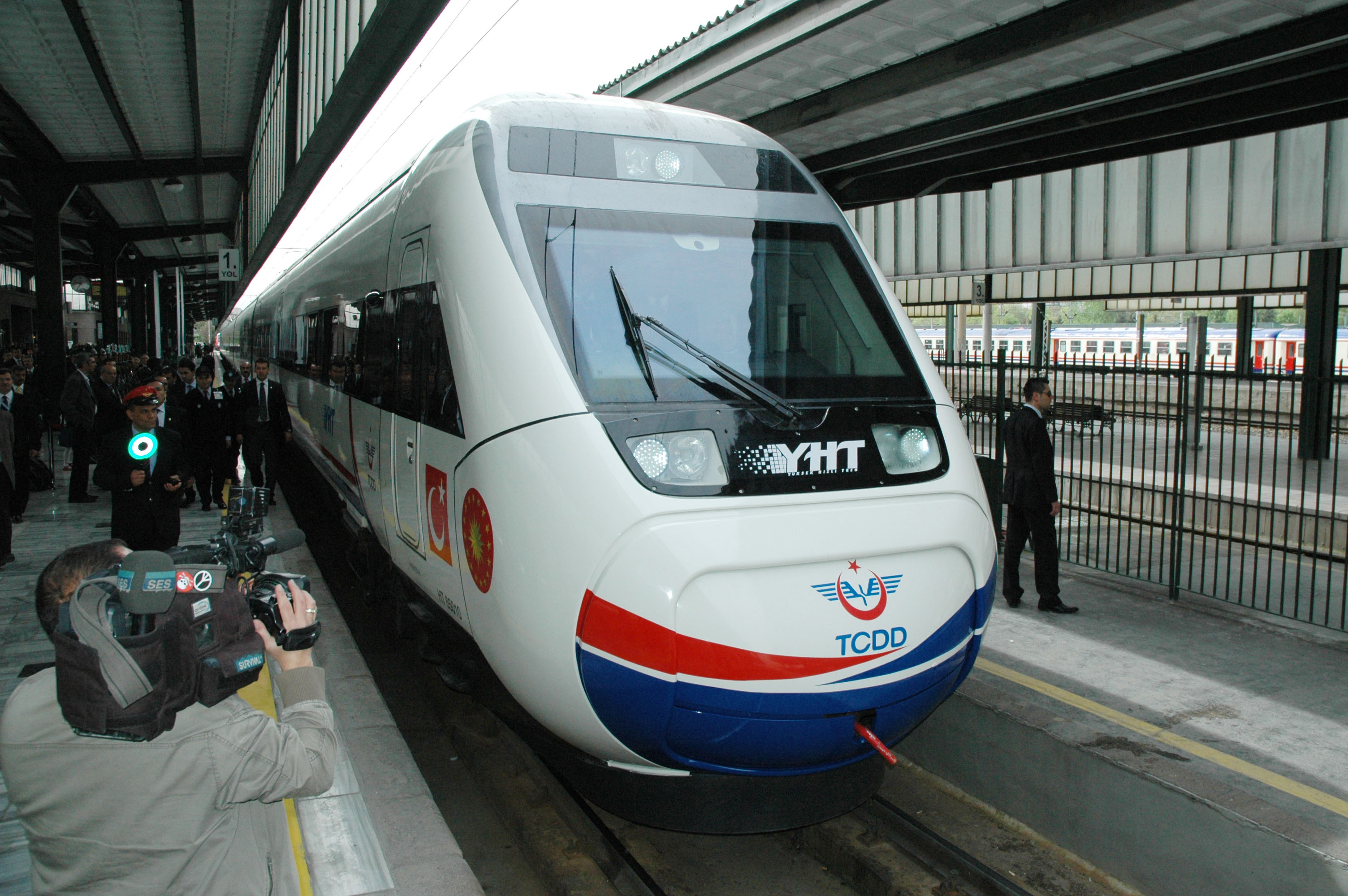 İstanbul Ankara hızlı tren bilet fiyatları YHT durakları