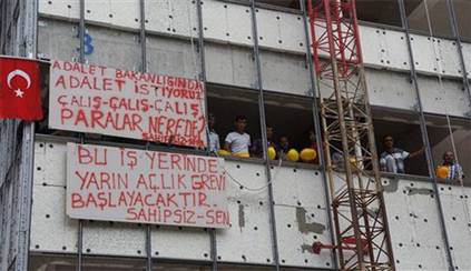 adalet bakanlığı ek bina inşaatındaki işçiler eylem yaptı.jpg