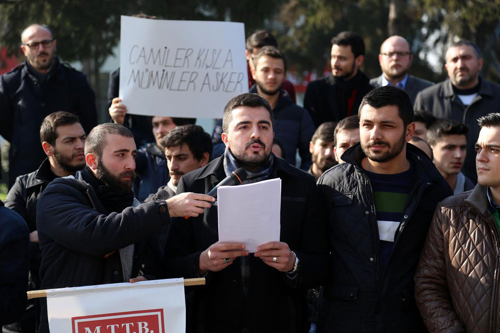 cumhuriyet-gazetesi-protesto.20150114183619.jpg