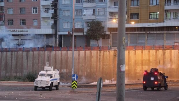 diyarbakir-polise-saldiri2.jpg