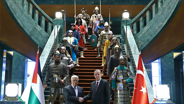 erdogan-16-asker-ak-saray.20150116114336.jpg