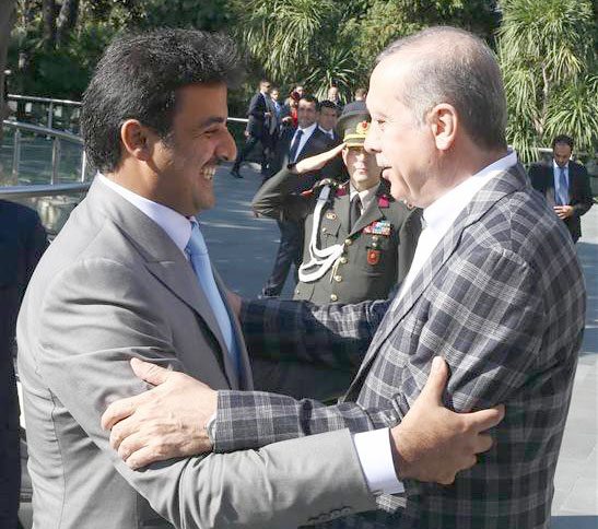 erdogan-katar-emiri-kravat-takmamis.jpg