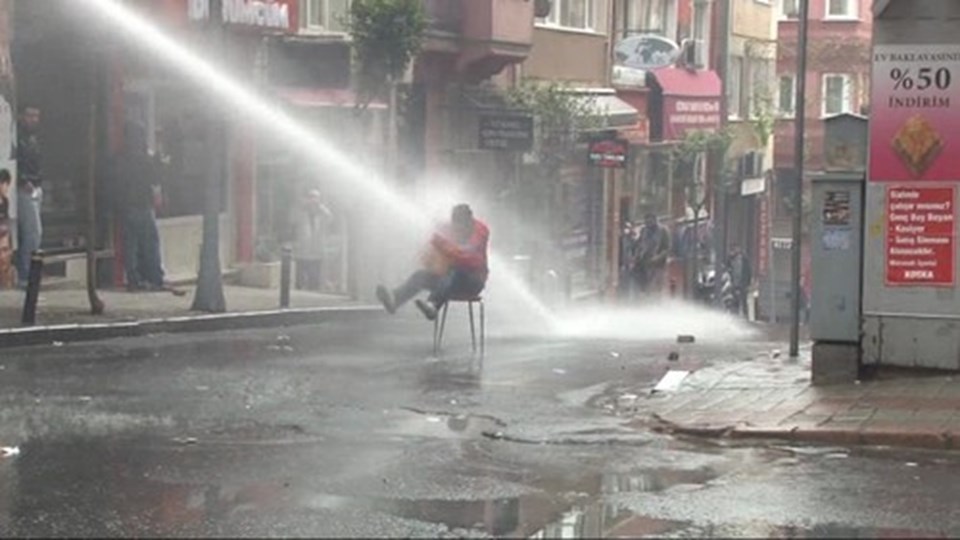 istanbul-1-mayis-sandalyeli-eylem.jpg