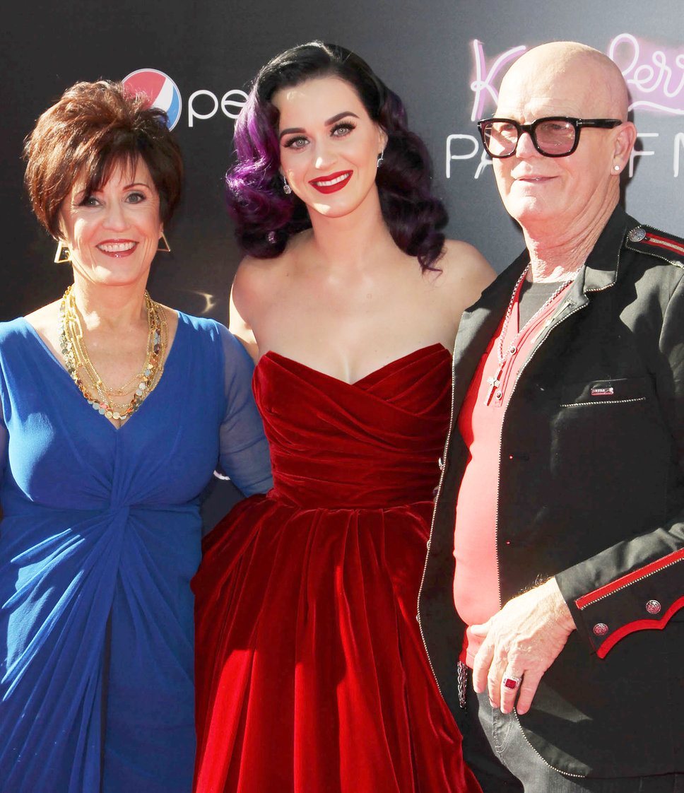 katy_perry_with_parents_keith.jpg