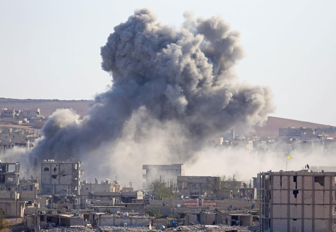 kobane-abd-bombardiman-petrol-tesisi-vuruldu.jpg