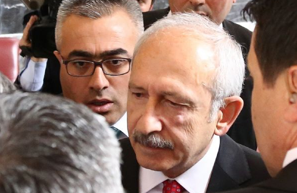 Kemal Kılıçdaroğlu yumruk.png