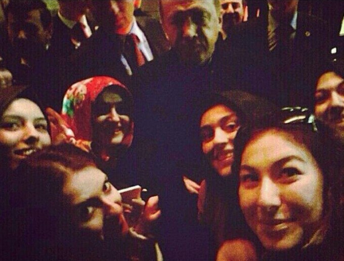 erdoğan selfie.jpg